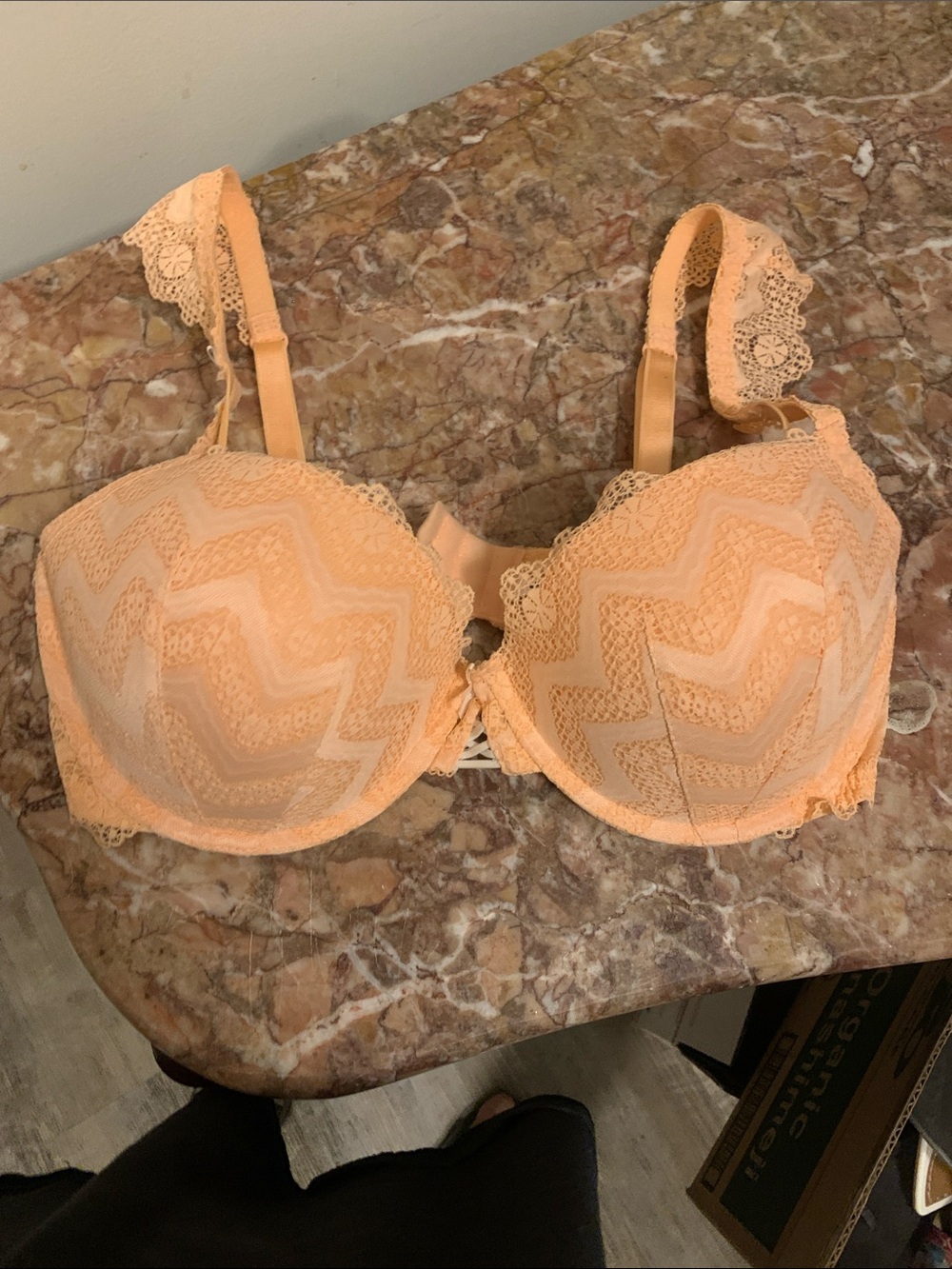 Peach Lace Underwire Bra with Scalloped Trim - Women's Intimates